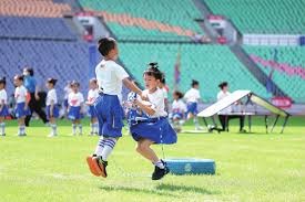 维尼修斯不满皇马队友！向阿隆索抱怨：都想带球 球迷却嘘我